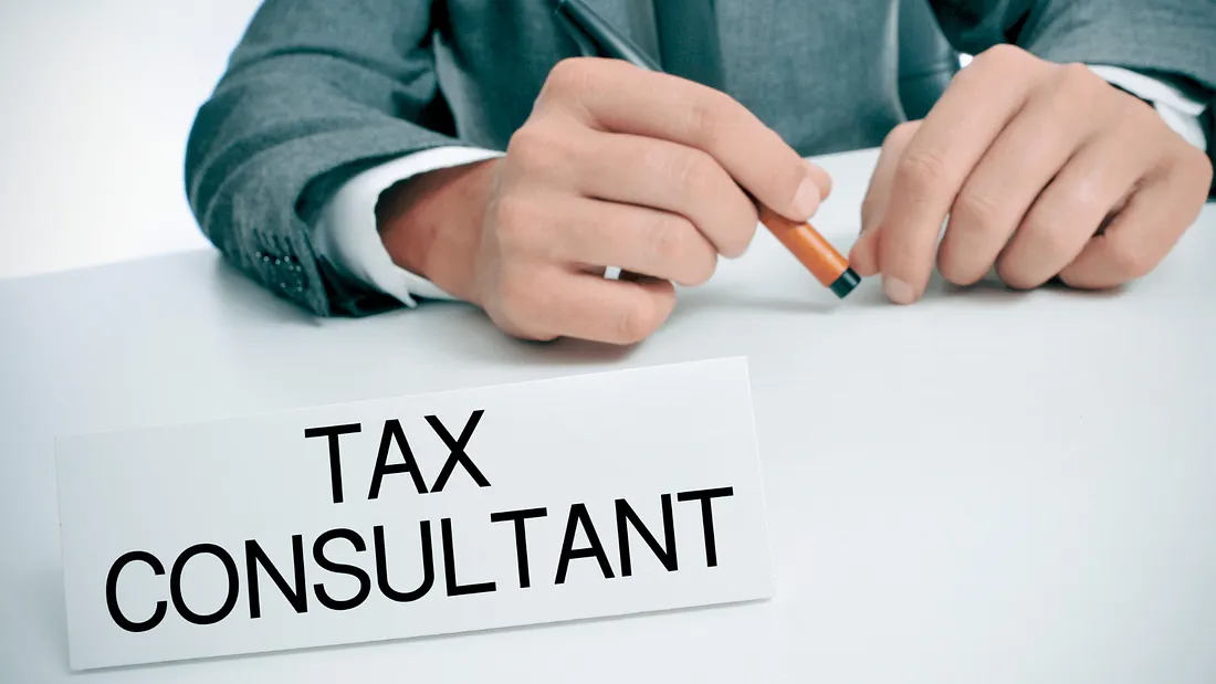 Corporate Tax Consultant In Dubai: Ensuring UAE Businesses Stay Compliant in 2025