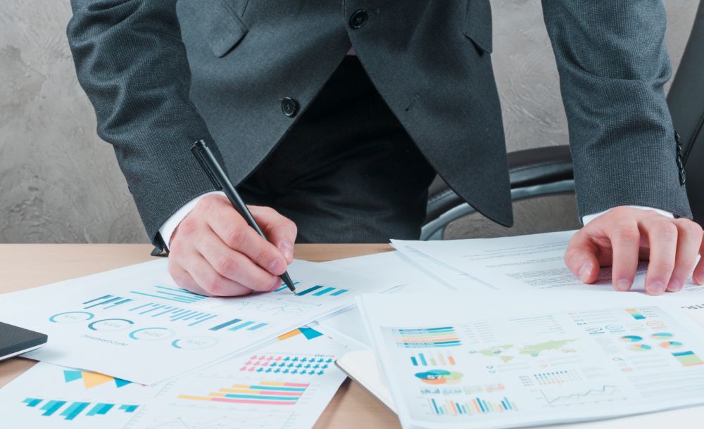 What is the Process of Financial Reporting for Businesses in Dubai?