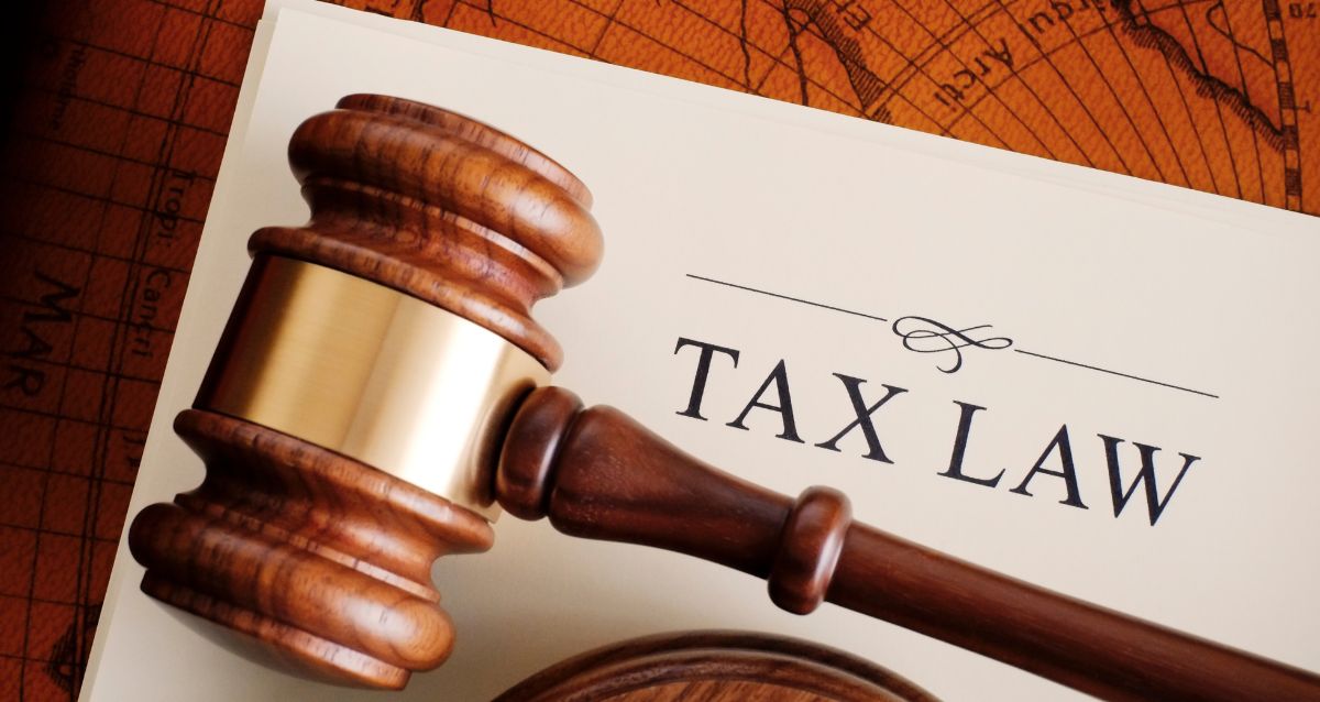 Corporate Tax Laws in UAE (2025–2026 Guide): Who Must Register, and How Tax Is Calculated